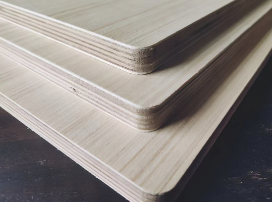 Glatter Schnitt und Säge Finale Massivholz Veneer Mehrschicht Sperrholz individuell